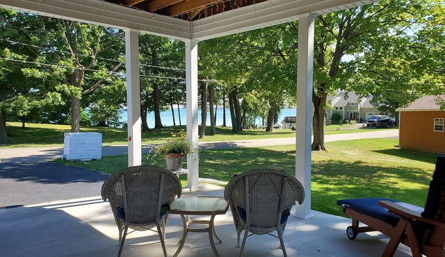 WATER VIEW HOUSE CLOSE TO LAKE ERIE