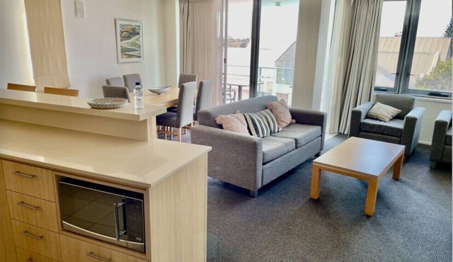 Water View Retreat - FREE WiFi