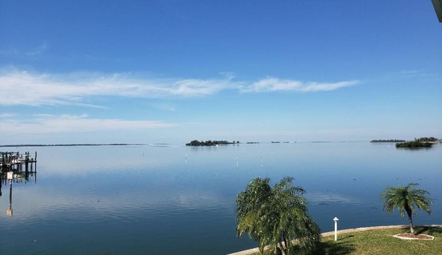 Water View Updated Condo on the causeway to Honeymoon Island