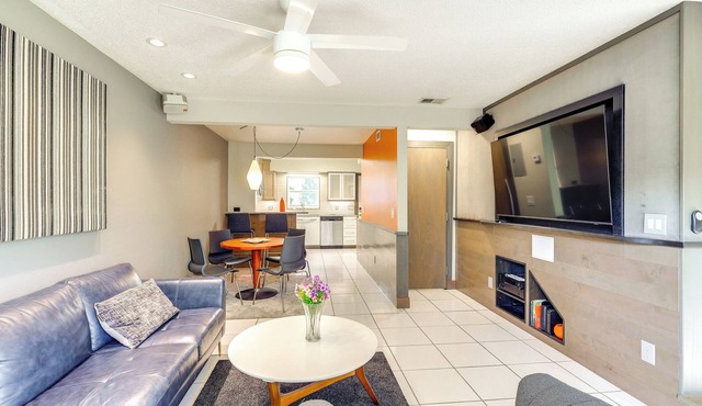 Water View! Walkable Gem Near Bayshore Boulevard