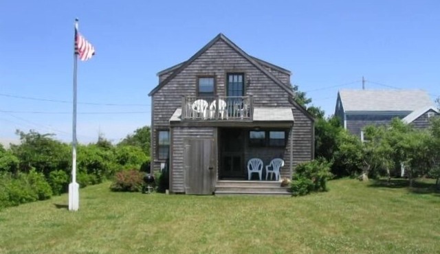 Water Views Cottage Walk to Madaket Beach, A/C
