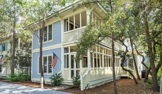 Watercolor home "Worth the Wait" sleeps 12 - short walk/bike ride to Beach Club!