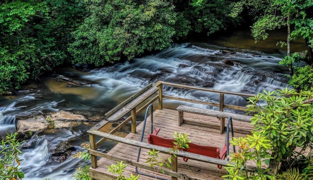 Waterfall Retreat Private Kitchenette #5- Deck- Fire Pit- Pet Friendly