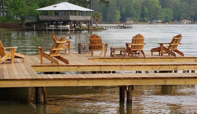 💦🏡⚓ Waterfont, Rustic, Cabin with Kayak Access- in Perfect Location!