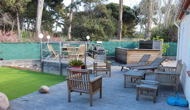 WATERFRONT VILLA IN THE PRESQU ISLAND OF SAINT MANDRIER SUR MER