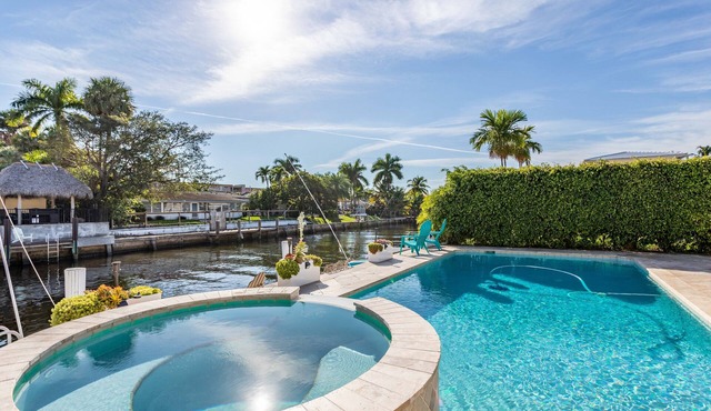 Waterfront Heated pool with Jacuzzi 3/2 in Lauderdale by the Sea