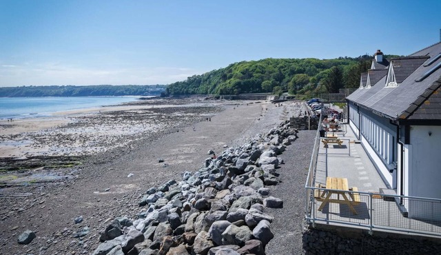 Waterfront 1 - 1 Bedroom Apartment - Wisemans Bridge