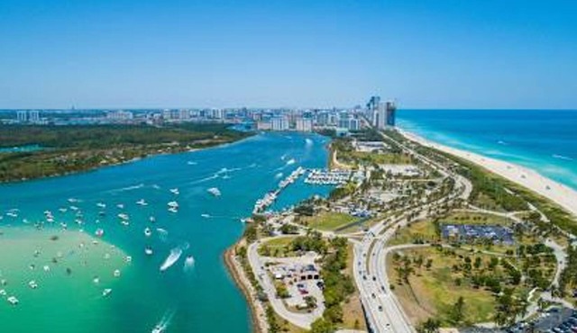 Waterfront 1BR Parking Walk to the Beach