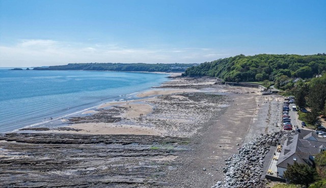 Waterfront 2 - 2 Bedroom Apartment - Wisemans Bridge