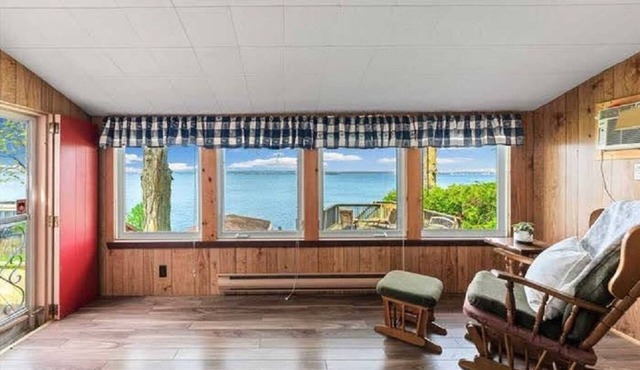 Waterfront 2 bedroom cottage