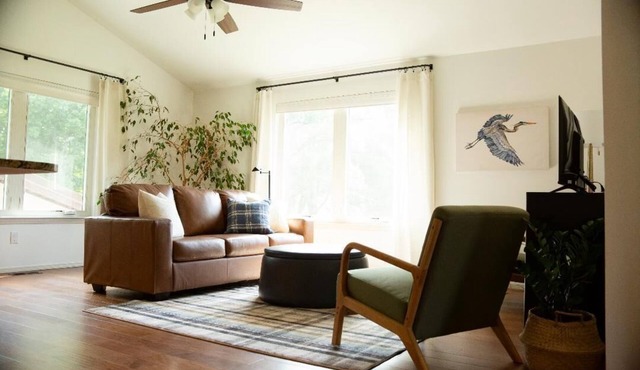 Waterfront 2-bedroom house in Noel on the Elk River