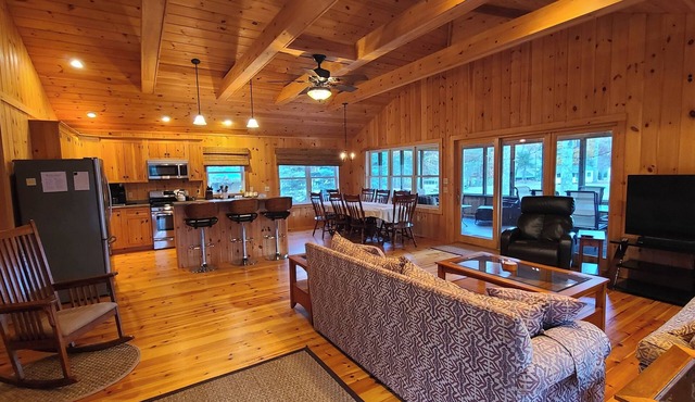 Waterfront 2-bedroom modern cabin on 11+ acre estate on beautiful Beach Pond