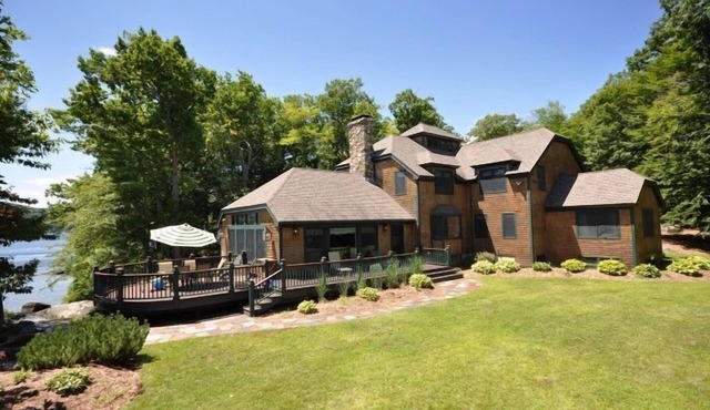 Waterfront 270 degree Lake Views! Available year-round on a weekly basis.