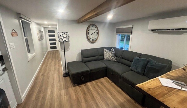 Waterfront 2BR Cottage! #4