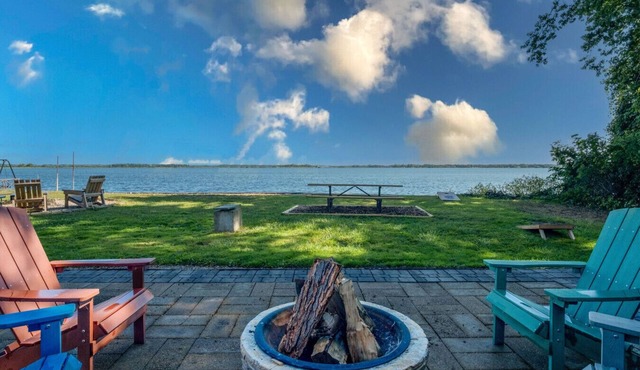 Waterfront 2BR Nautical Cottage on Grass Lake - Hot Tub, Firepit & Year-Round Fun