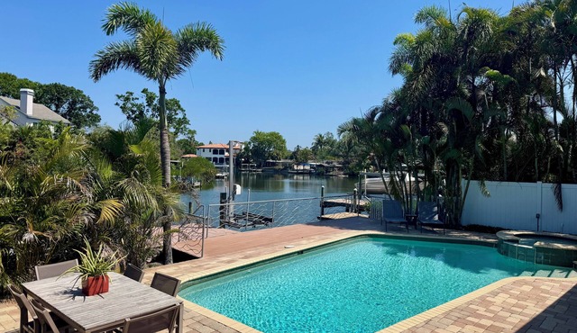 Waterfront 3/2 Pool home on Davis Islands