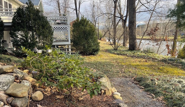 WATERFRONT 3-bedroom house on the Maury River