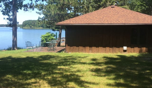 Waterfront 3 Bedroom Cottage on Beautiful Lake Nokomis