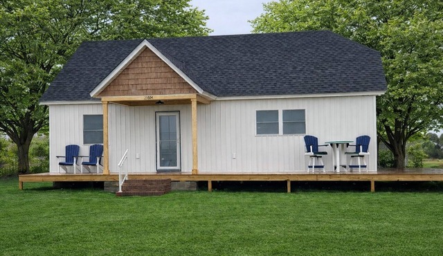 Waterfront 3-bedroom Home in serene Westover, MD/Sleeps 10, Crab,Fish,Relax!