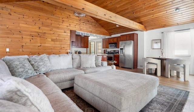 Waterfront 3-Bedroom Home on Fish Creek