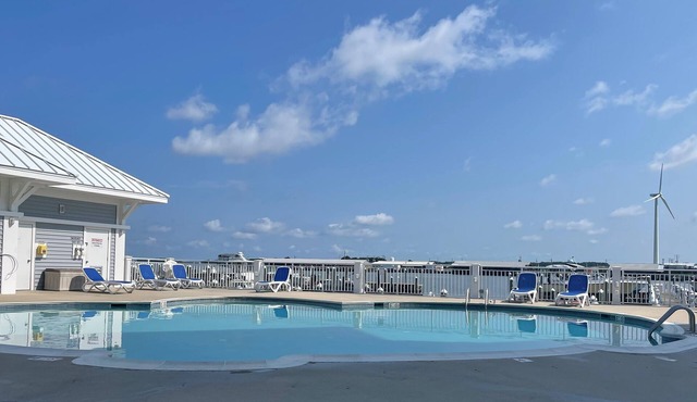 Waterfront 3 bedroom condo. Fall and oysters are here!