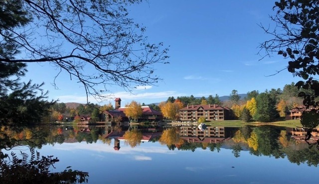 Waterfront 3 BR condo in Gorgeous White Mountains in Lincoln, Indoor heated pool