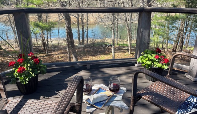 Waterfront 3-BR House w Hot tub: kayak/canoe up the tidal river to Pleasant Bay!