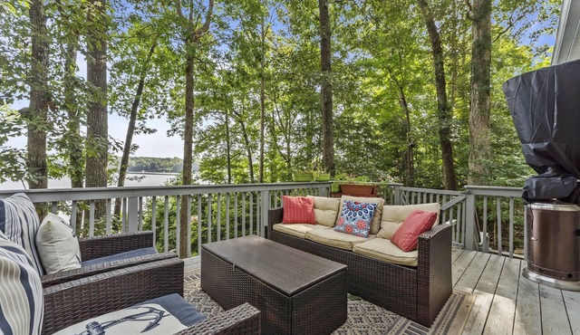 Waterfront 3BR/3BA Getaway: Beach, Dock, Firepit! AMAZING Sweeping VIEWS!