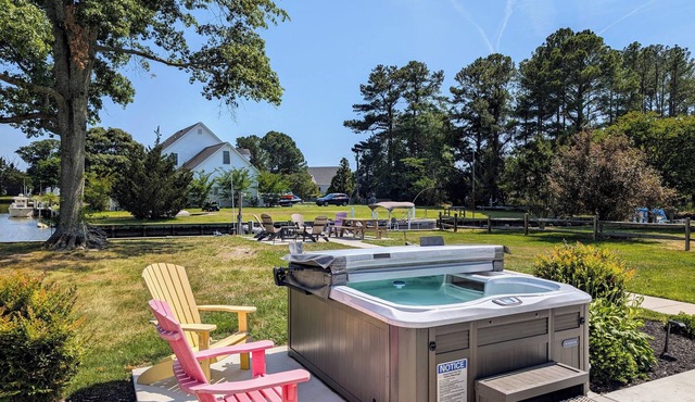 Waterfront 3BR Cottage with Hot Tub, Kayaks & Dog-Friendly Yard – Near Bethany