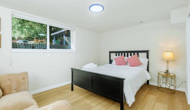 Waterfront 3BR Lower Unit with Scenic Views