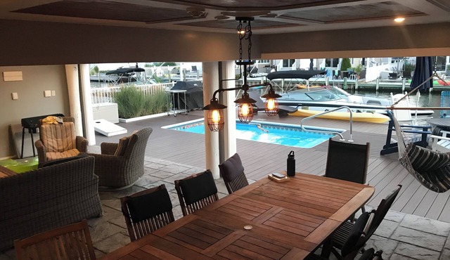 WATERFRONT 5-bedroom w/heated pool NORMANDY BEACH