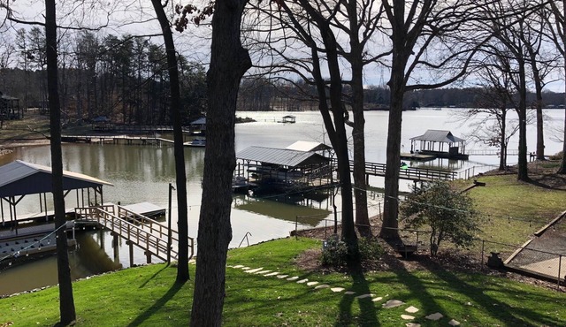 Waterfront /5 Bedrooms /3 BA's /2 FULL KITCHENS /Firepit /Boat Dock /Pier