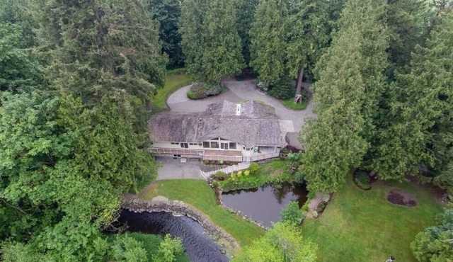 Waterfront 5BR Paradise Home w BBQ/Sauna/Parking