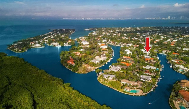 Waterfront 6BR House with Private Dock and Heated Pool