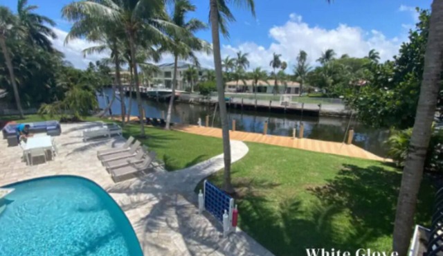 Waterfront 6BR Heated Pool Jacuzzi Close To Beach