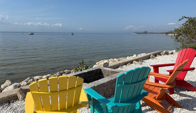 Waterfront/7 min walk to Beach-TikiBar-Pool-Boat rentals-Marina-Gym