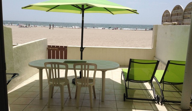 Waterfront - Apartment in 1st line - Sea view