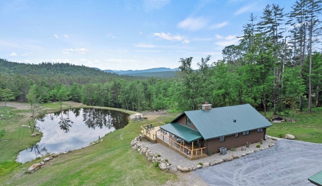 WaterFront Adirondack Home-located between Gore and Lake George