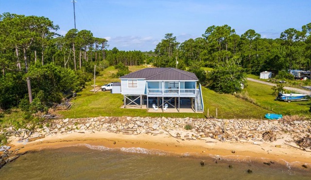 Waterfront Alabama Vacation Rental with Deck