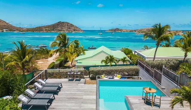 Waterfront and water access, 5 Bedrooms, 10 pax. Kayaks, AC & optic fiber wifi