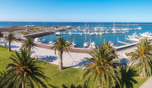 Waterfront Apartment with marina views!!!