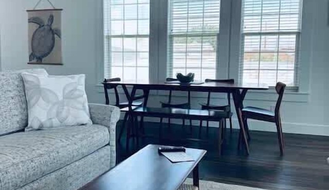 Waterfront apartment with lovely views in walkable location