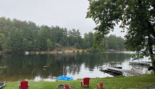 Waterfront Bancroft Cottage - Family friendly waterfront