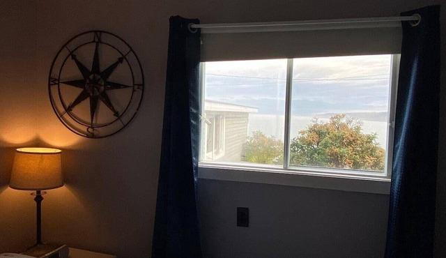 Waterfront Bay of Fundy Bedroom/En-suite Oasis