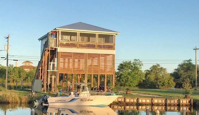 Waterfront Bay St. Louis House in Riverview - With Dock and boat launch