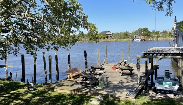 Waterfront Bayou living only 30 minutes from New Orleans, Dock Fishing