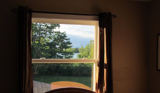 Waterfront Beach House, mins from National Park Beaches and Charlottetown