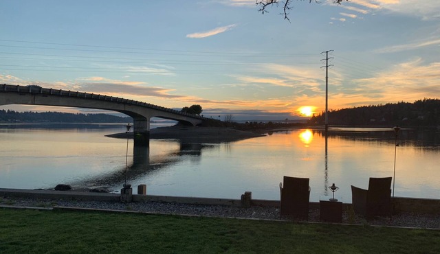 Waterfront Beach Rental with beach access