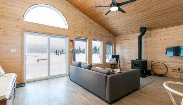*WATERFRONT*BEAUTIFUL MODERN TOBERMORY COTTAGE