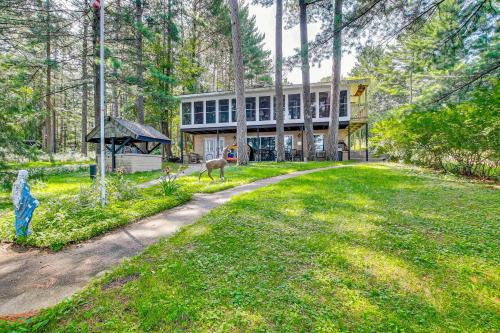 Waterfront Berry Lake Getaway with Sunroom!